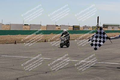 media/Jun-05-2022-WERA (Sun) [[64b01df28d]]/Race 1 WERA Minis/